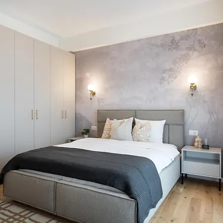 Beatuiful Apartment 4-Bedrooms