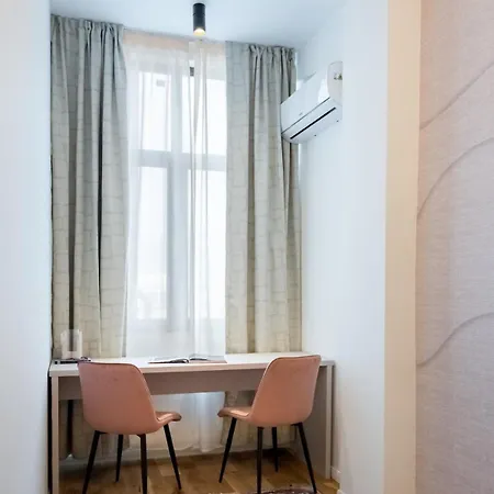 Beatuiful Apartment 4-Bedrooms 公寓 *