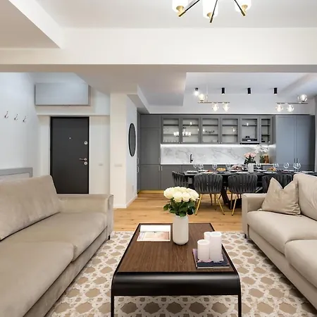 Beatuiful Apartment 4-Bedrooms 公寓 *