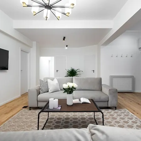 Beatuiful Apartment 4-Bedrooms *