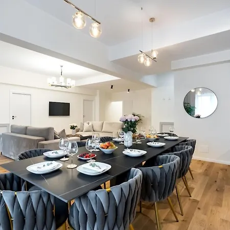 Beatuiful Apartment 4-Bedrooms Apartment Milan